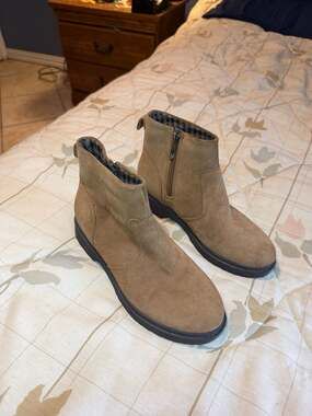 Easy Spirit Gabrini Brown Suede Zip-Up Ankle Boots
